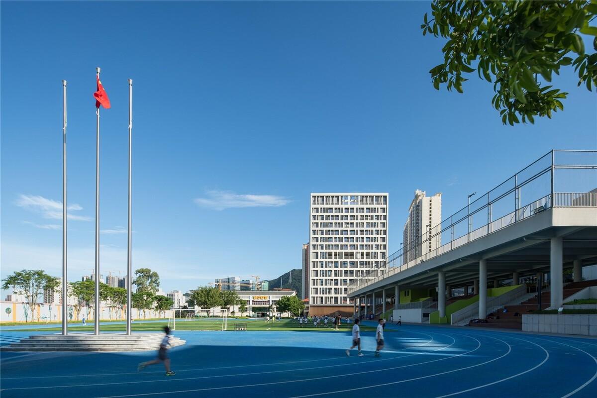 深圳市坪山区科源实验学校 / 申都设计