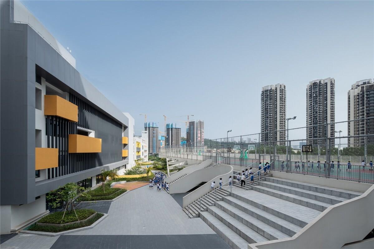 深圳市坪山区科源实验学校 / 申都设计