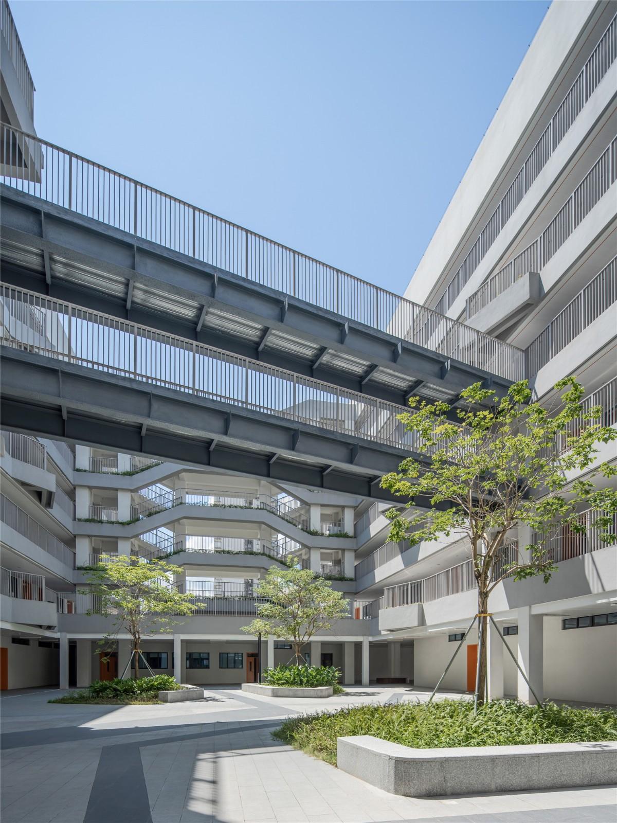 深圳市坪山区科源实验学校 / 申都设计