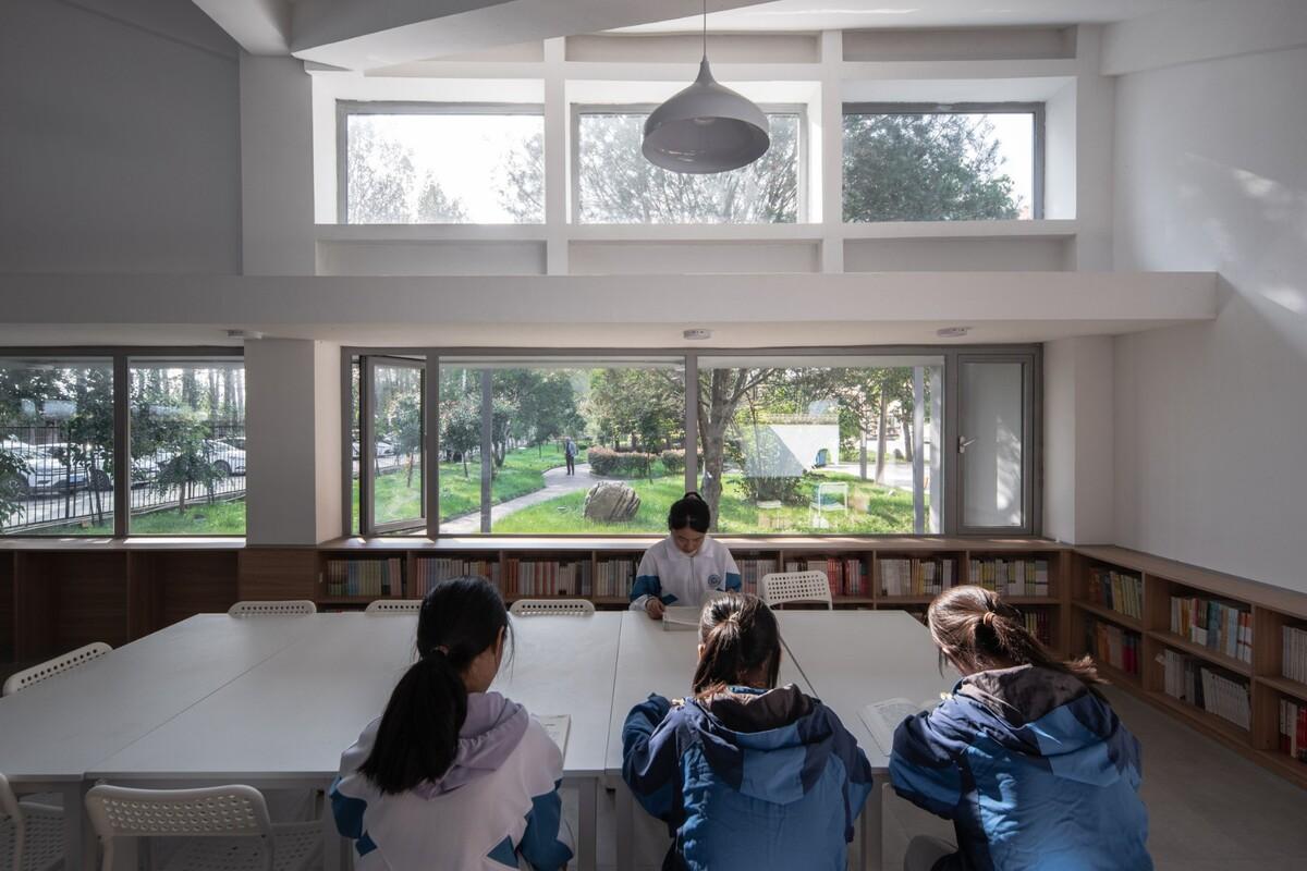 陕西希望工程校园图书馆2.0 / 垣建筑