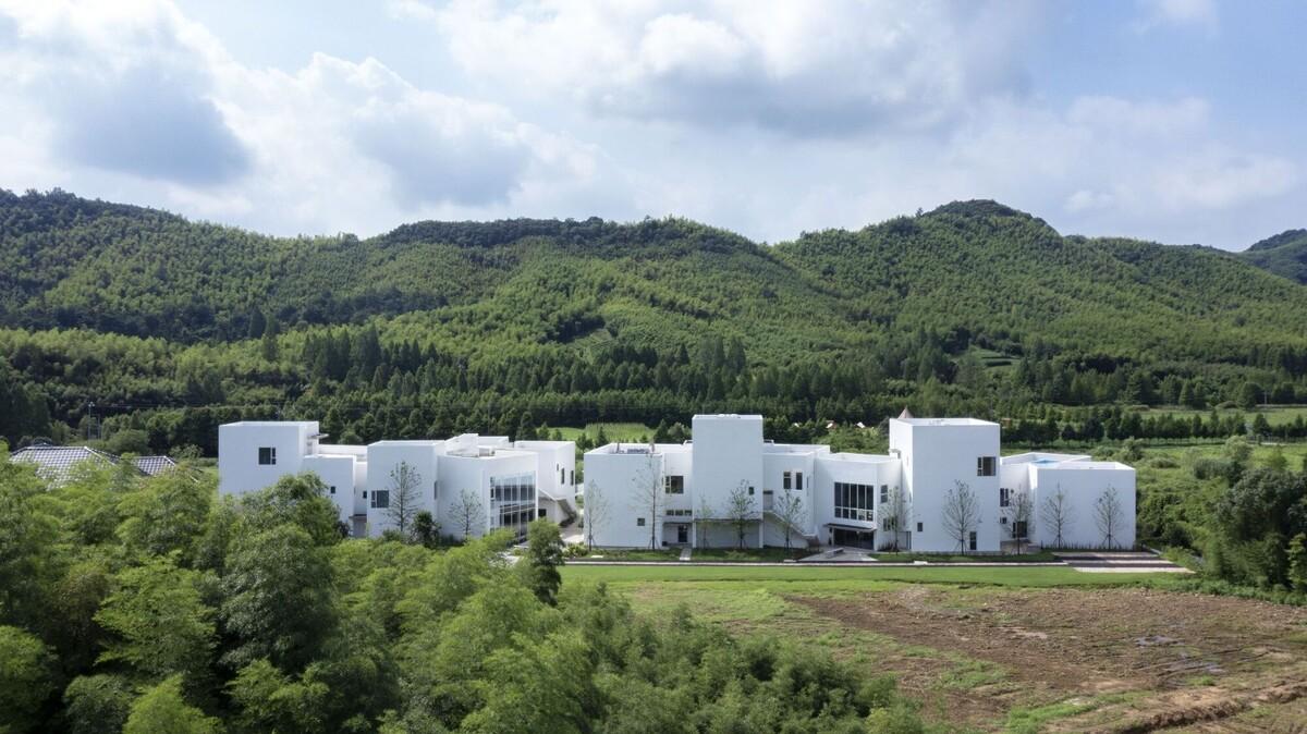 湖州西坡劳岭良室 / 跳房子建筑工作室