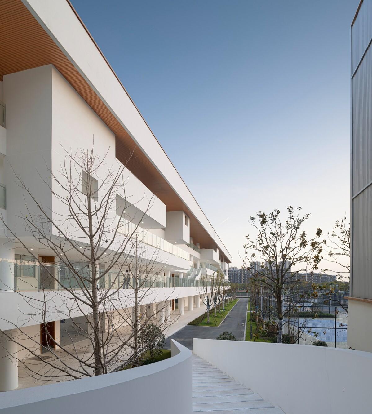 南通市能达中学 / 九城都市建筑