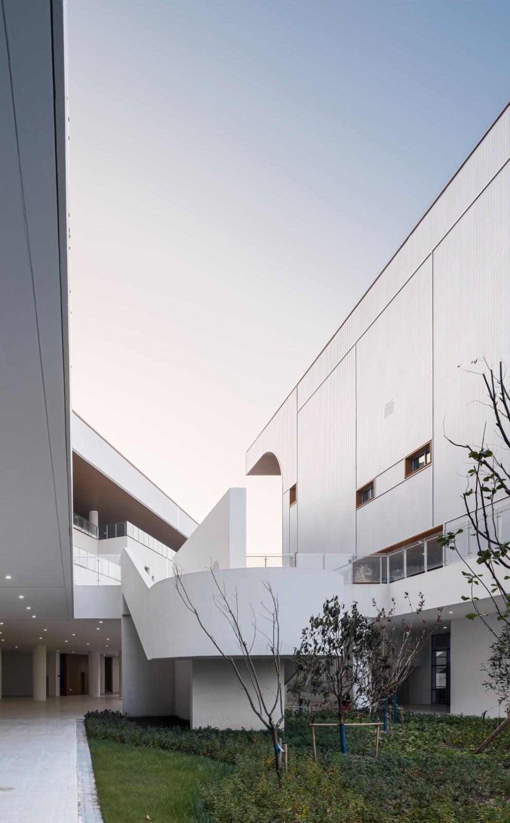 南通市能达中学 / 九城都市建筑