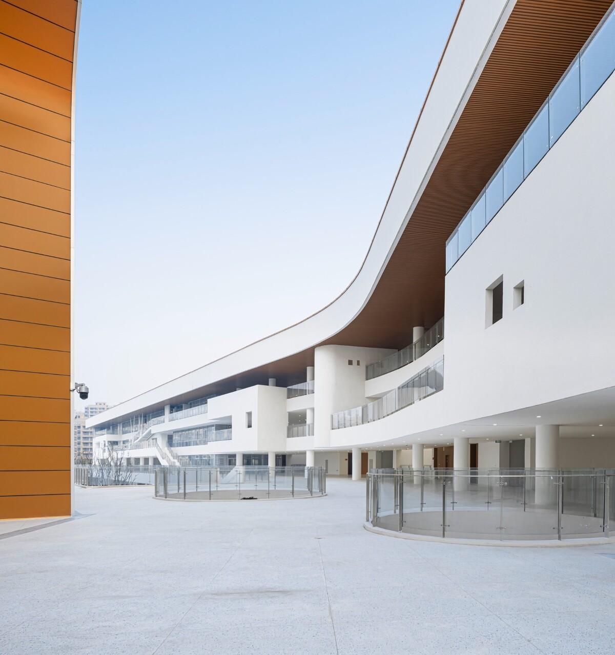 南通市能达中学 / 九城都市建筑