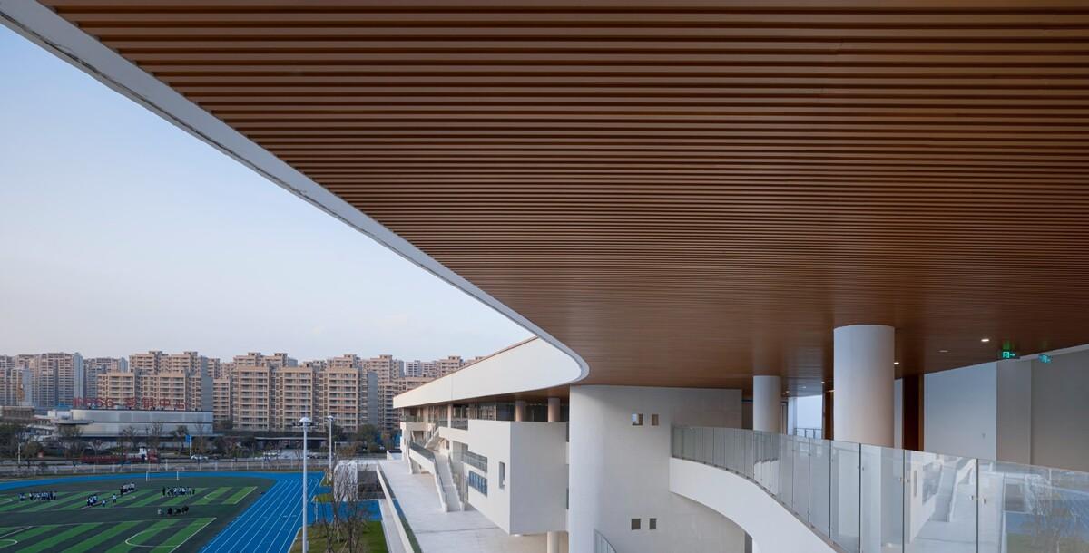 南通市能达中学 / 九城都市建筑