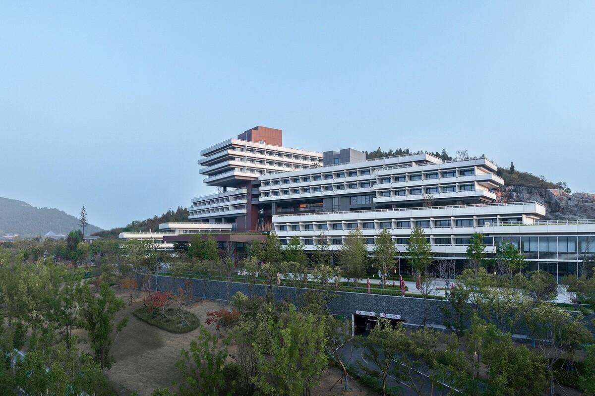 徐州园博园宕口酒店 / 筑境设计