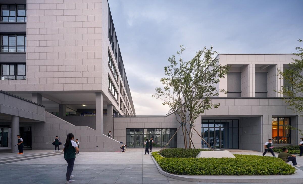 河南安阳振中学校 / 山东建筑大学建筑城规学院象外营造工作室