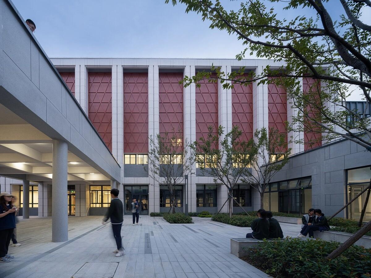 河南安阳振中学校 / 山东建筑大学建筑城规学院象外营造工作室