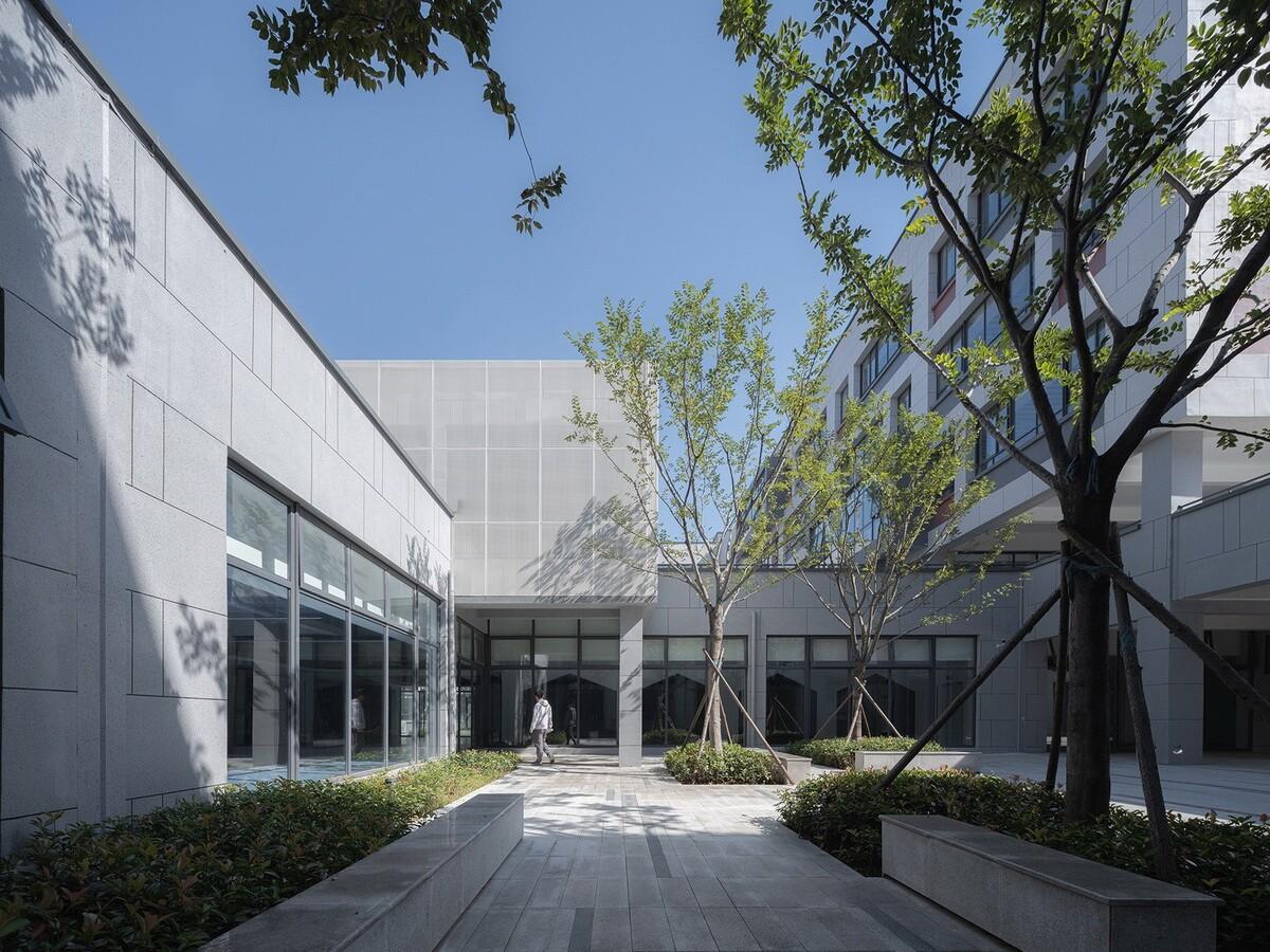 河南安阳振中学校 / 山东建筑大学建筑城规学院象外营造工作室