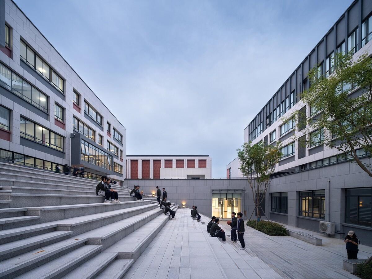 河南安阳振中学校 / 山东建筑大学建筑城规学院象外营造工作室