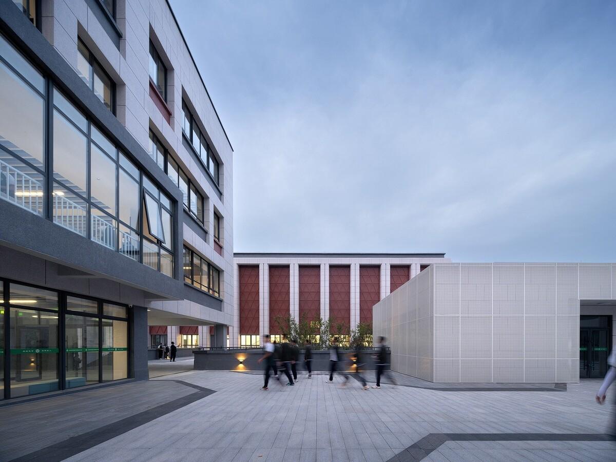河南安阳振中学校 / 山东建筑大学建筑城规学院象外营造工作室