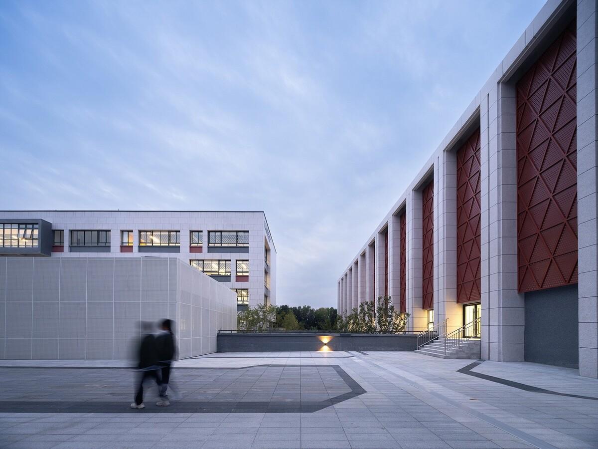 河南安阳振中学校 / 山东建筑大学建筑城规学院象外营造工作室