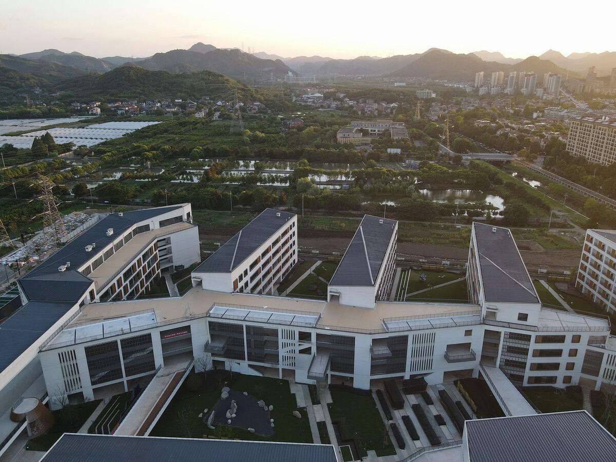 杭州中泰中学建筑设计 / LZGC量子构城设计事务所+浙江建院建筑规划设计院
