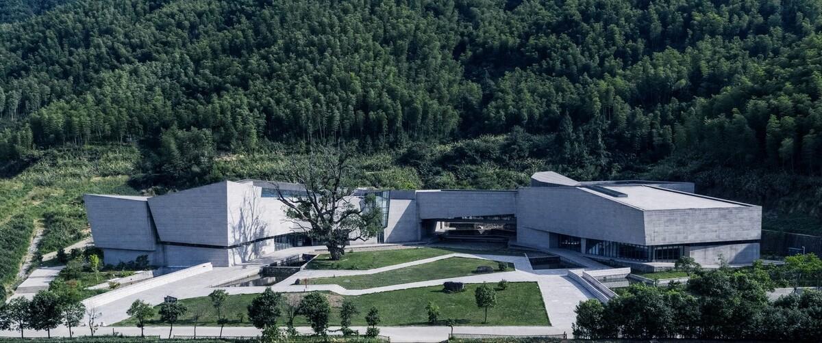 “地”之书写——三清山地质博物馆设计思考 / 浙江大学建筑设计研究院