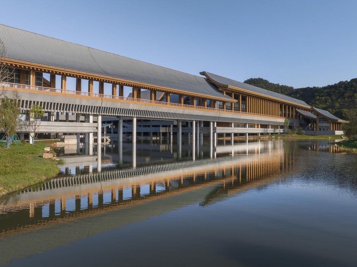 稻田与廊桥 - 宁波国际会议中心 / 汤桦建筑设计