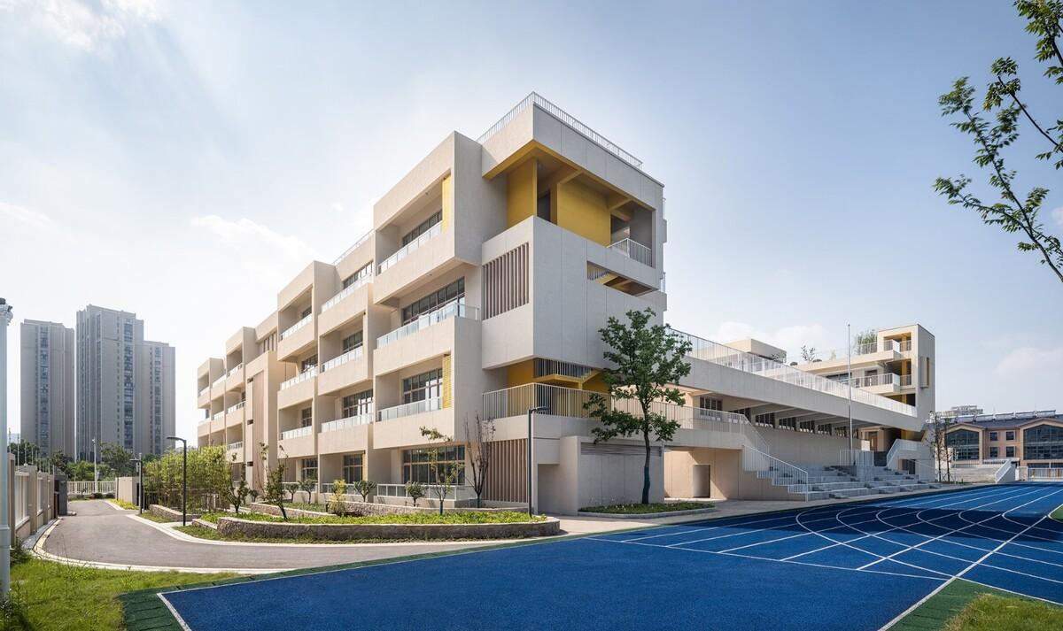 江苏省南京市文齐路小学 / 荣朝晖工作室