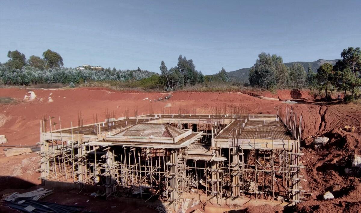 方院——工业园区里的“四合院”，云南红河州 / 素造建筑