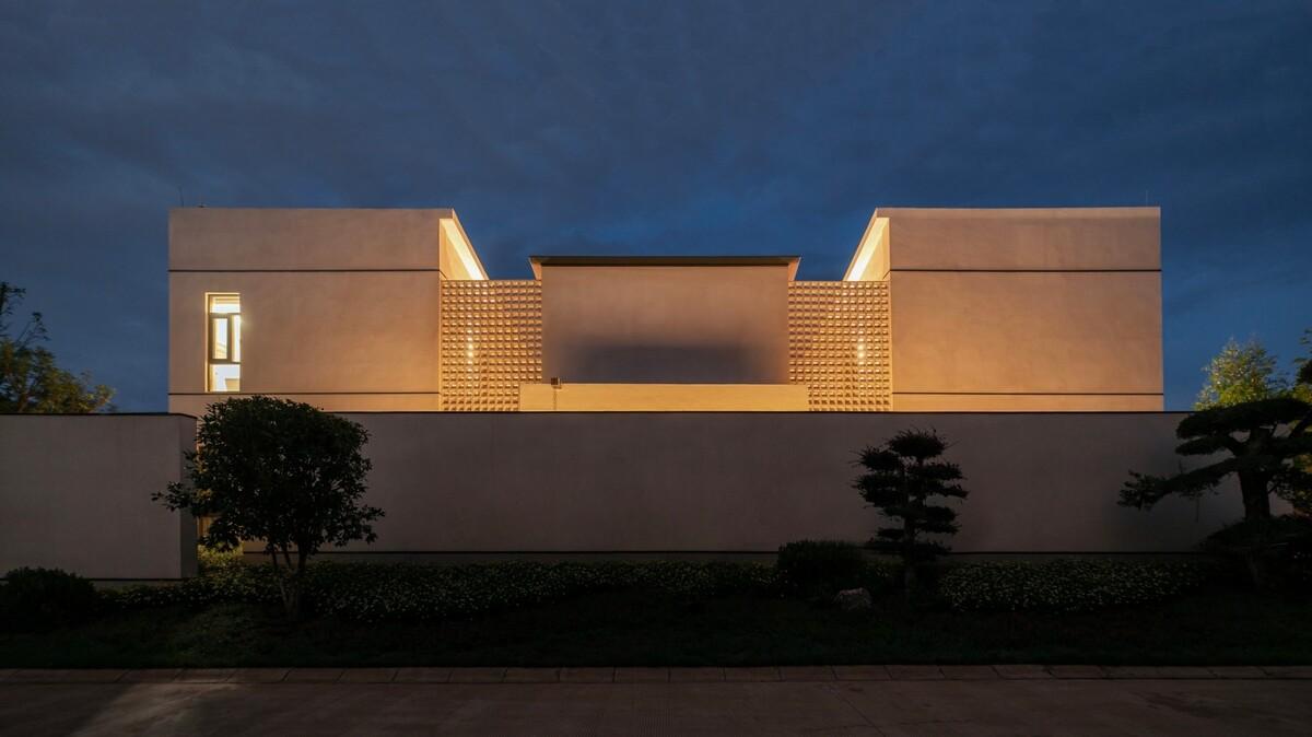 方院——工业园区里的“四合院”，云南红河州 / 素造建筑