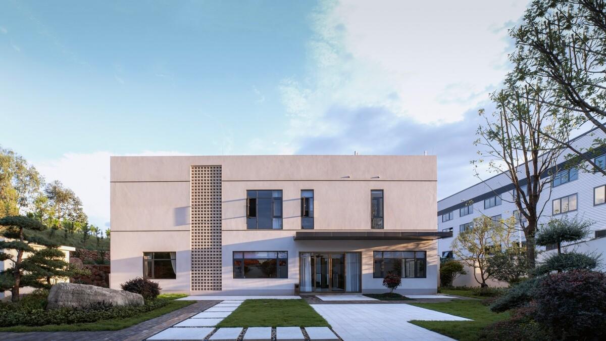 方院——工业园区里的“四合院”，云南红河州 / 素造建筑