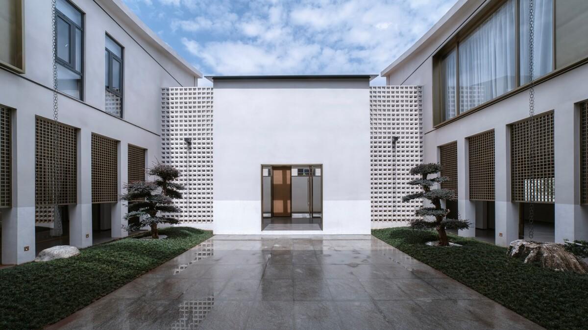 方院——工业园区里的“四合院”，云南红河州 / 素造建筑