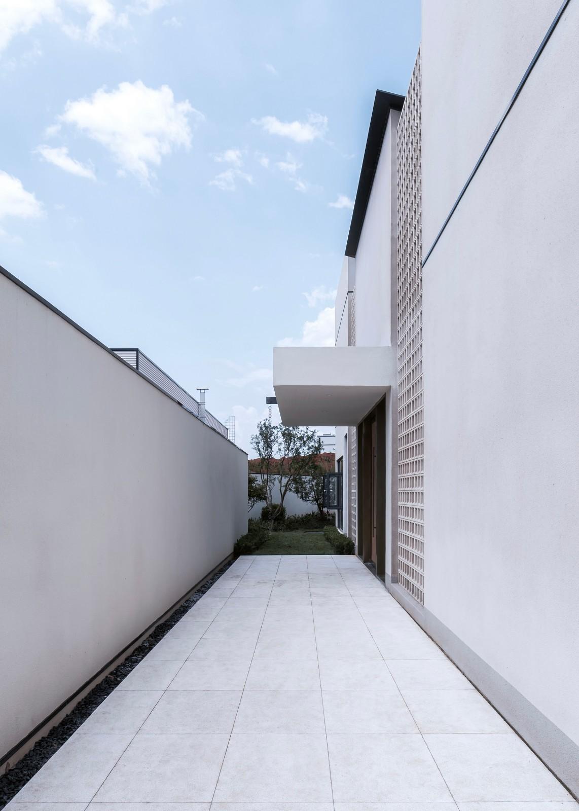 方院——工业园区里的“四合院”，云南红河州 / 素造建筑