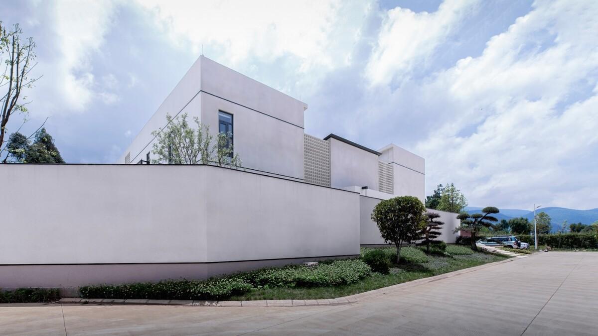 方院——工业园区里的“四合院”，云南红河州 / 素造建筑