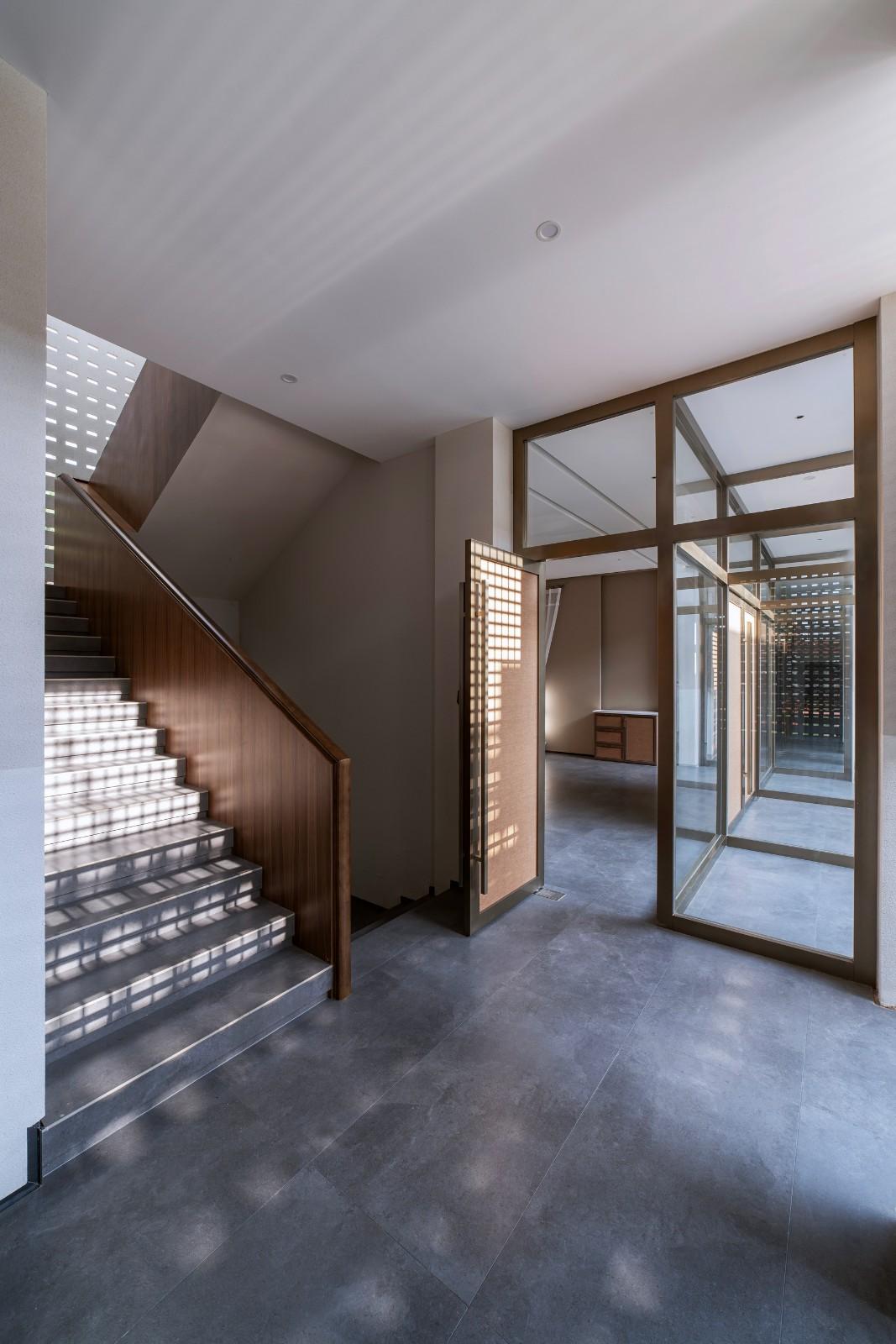 方院——工业园区里的“四合院”，云南红河州 / 素造建筑