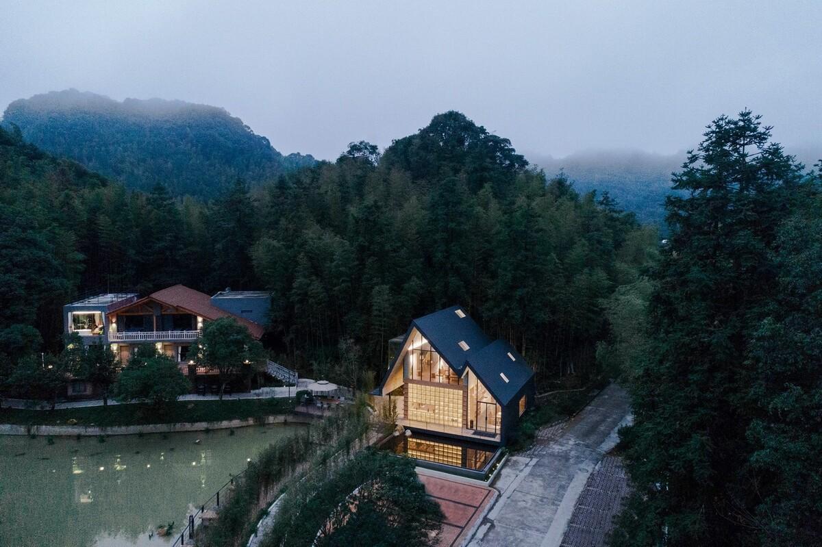 南昆秘境高山书屋  / 城外建筑