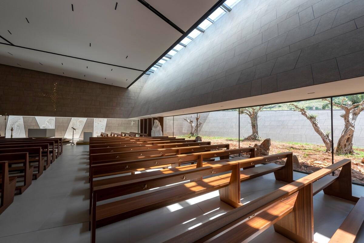 Redemptoris Mater 教堂 / Studio Kuadra