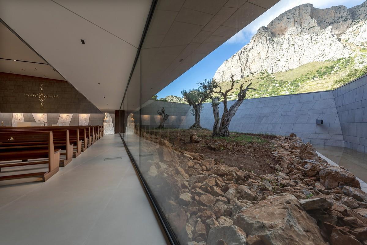 Redemptoris Mater 教堂 / Studio Kuadra