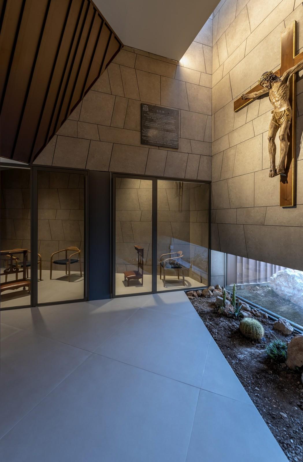 Redemptoris Mater 教堂 / Studio Kuadra
