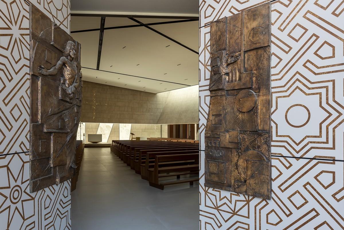 Redemptoris Mater 教堂 / Studio Kuadra