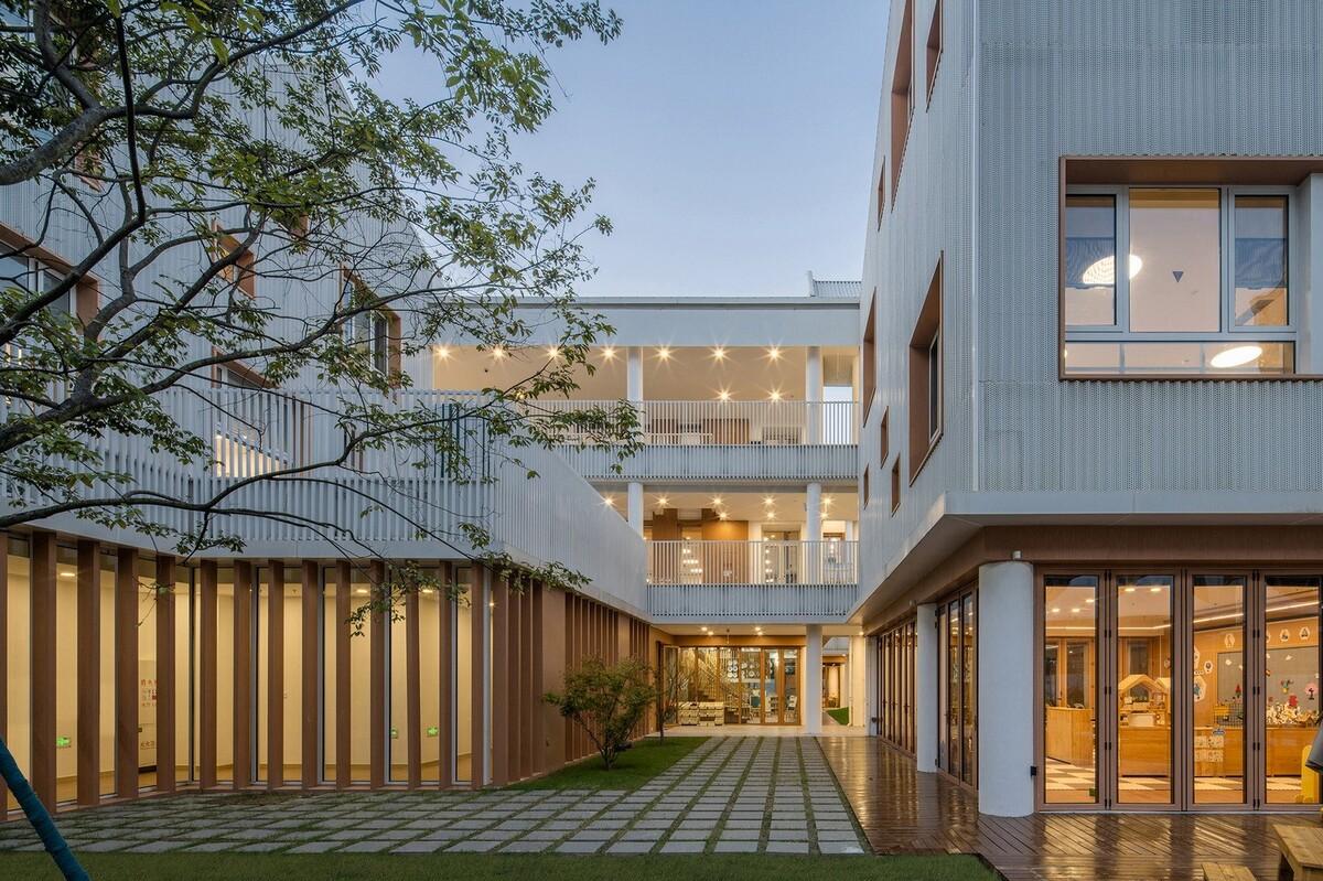 上海市蓝湾幼儿园 / 华东建筑设计研究院 丁顺团队