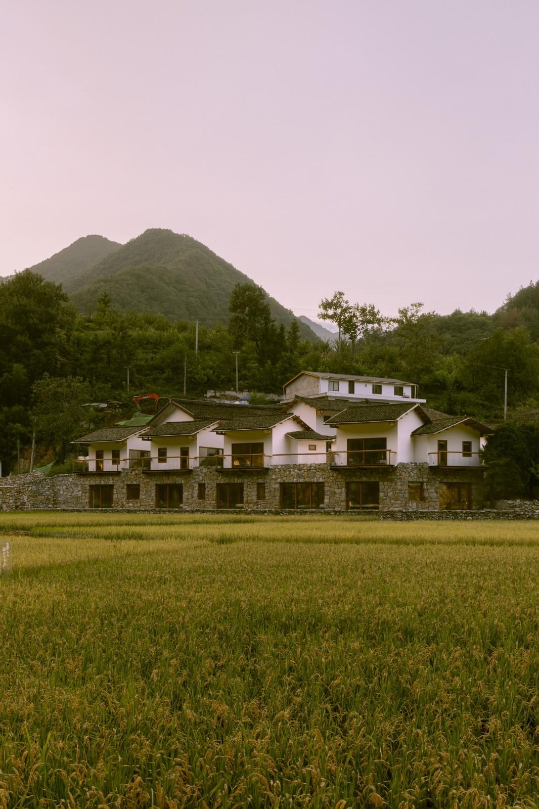 鹿柴山集 精品民宿 / 小大建筑