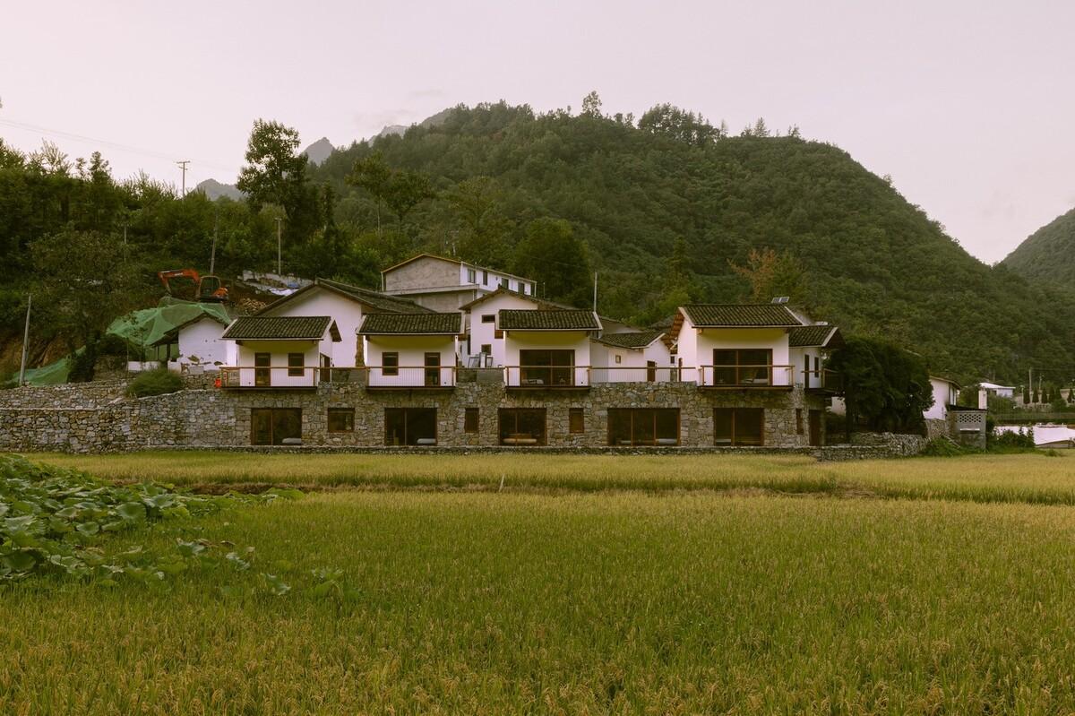 鹿柴山集 精品民宿 / 小大建筑