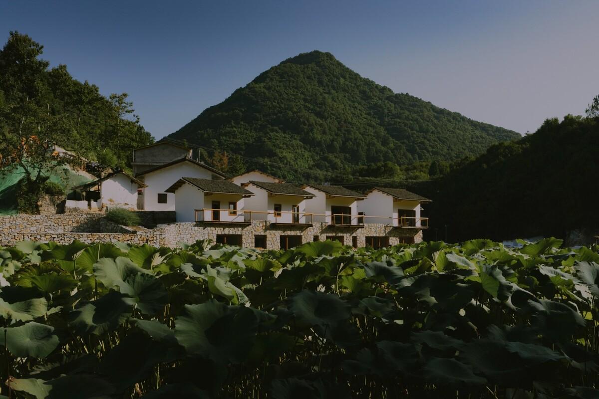 鹿柴山集 精品民宿 / 小大建筑
