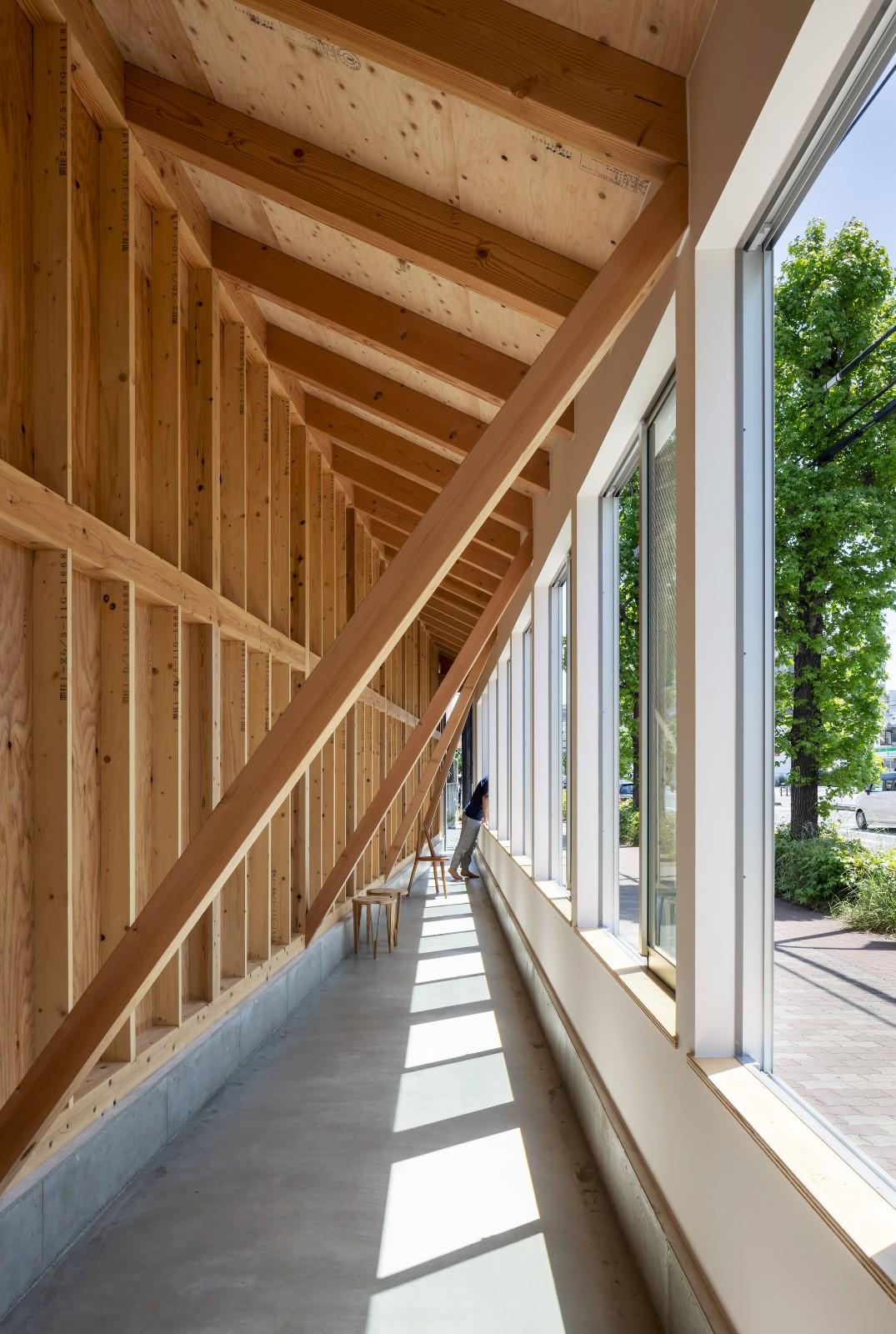 4x59米三角地，YOKONAGAYA 美容院 / Office for Environment Architecture
