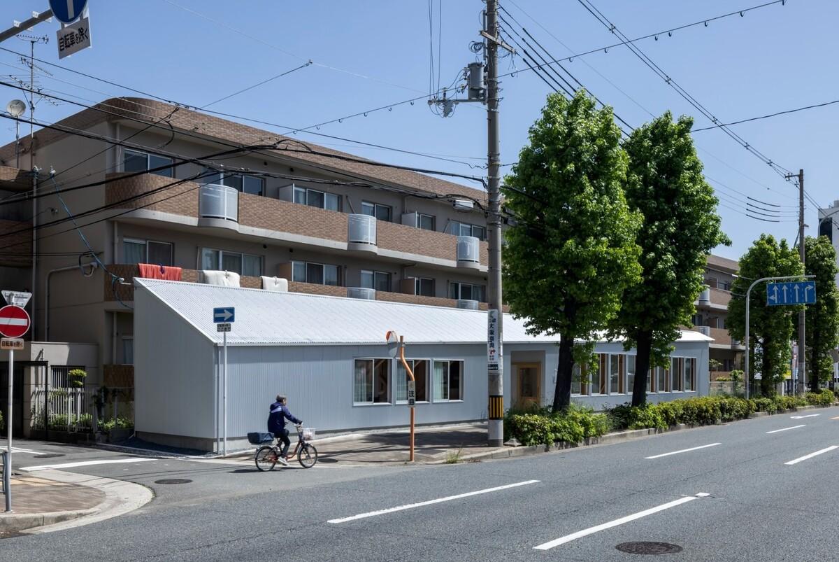 4x59米三角地，YOKONAGAYA 美容院 / Office for Environment Architecture
