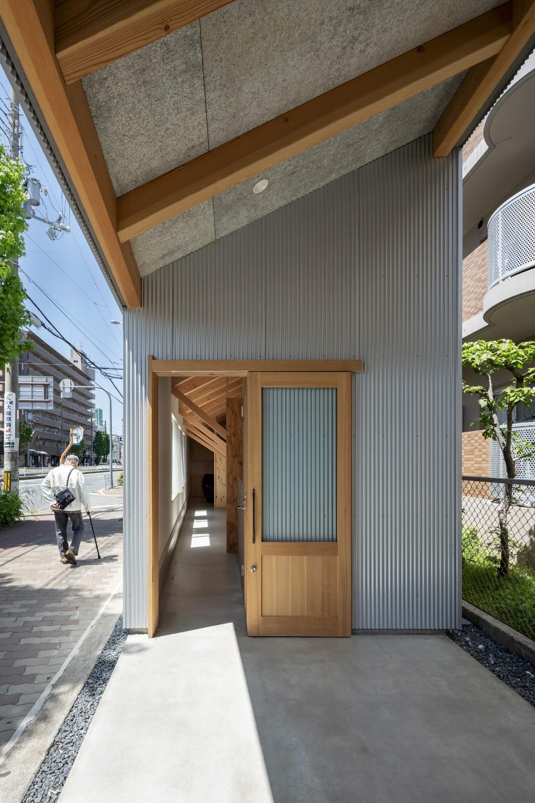4x59米三角地，YOKONAGAYA 美容院 / Office for Environment Architecture