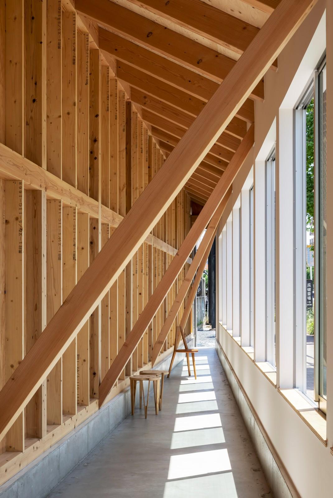 4x59米三角地，YOKONAGAYA 美容院 / Office for Environment Architecture