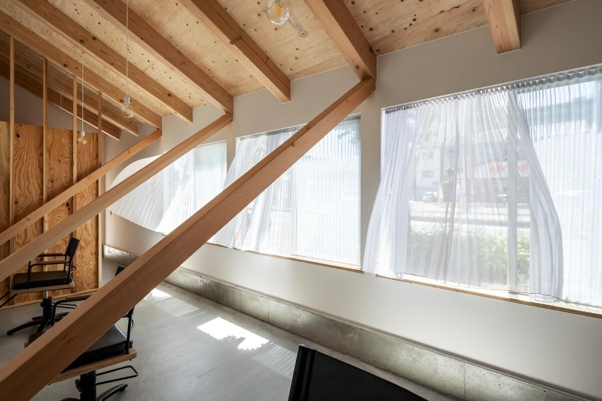 4x59米三角地，YOKONAGAYA 美容院 / Office for Environment Architecture