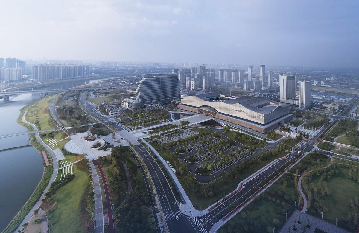 长沙国际会议中心：水云潇湘 翰墨中华 / 华南理工大学建筑设计研究院有限公司