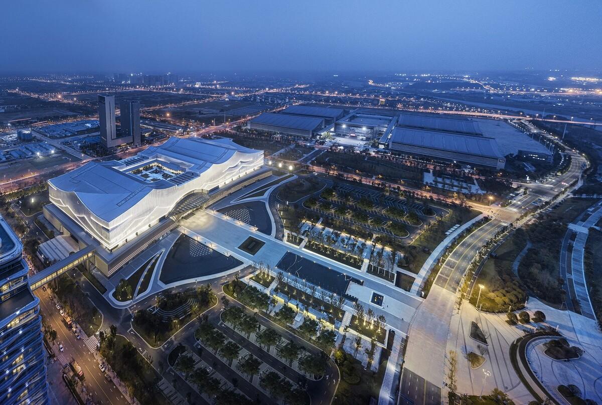 长沙国际会议中心：水云潇湘 翰墨中华 / 华南理工大学建筑设计研究院有限公司