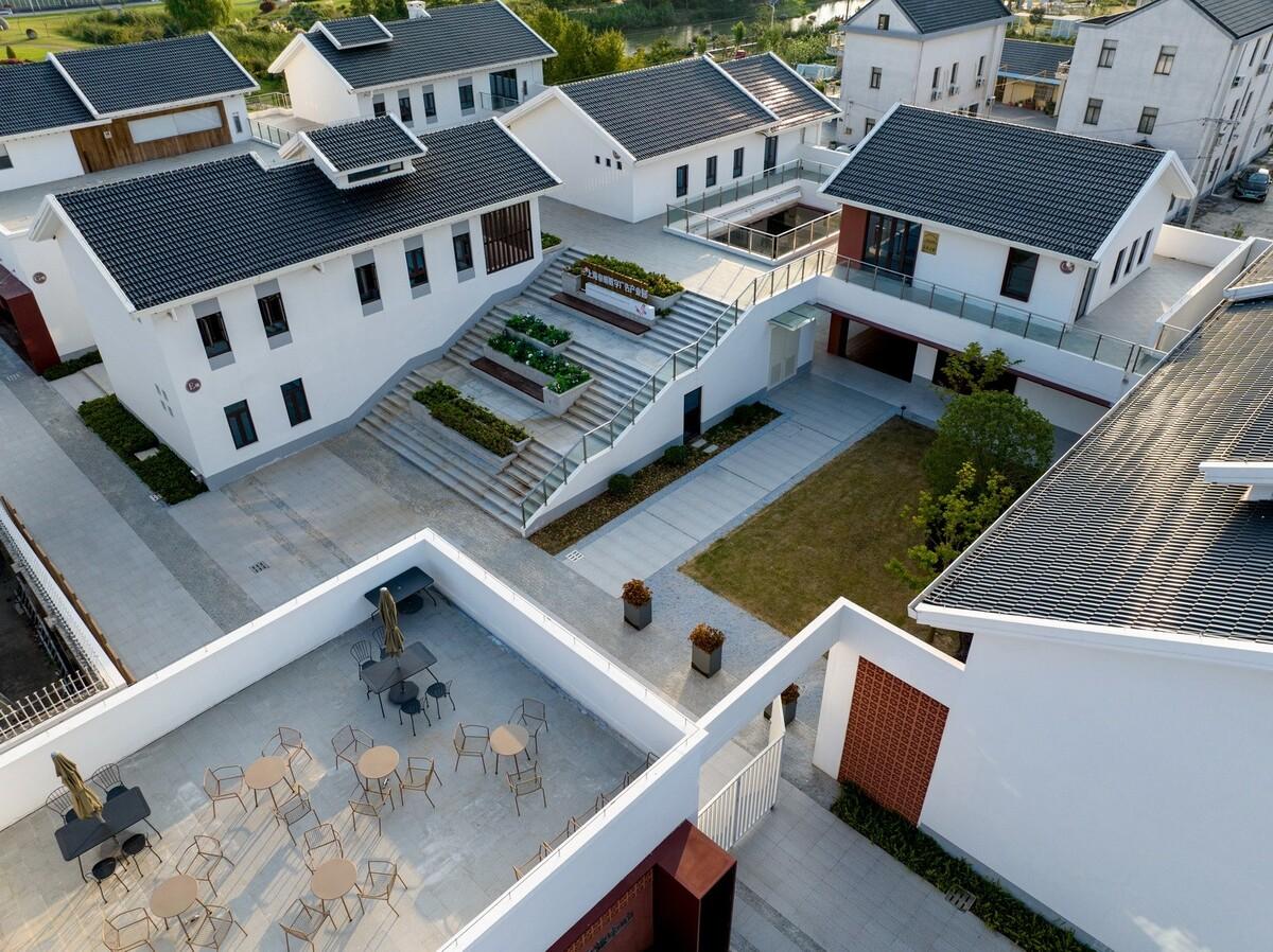 此时此地：建在花卉园里的小房子—港沿花卉交流中心 / 创霖-泽柏