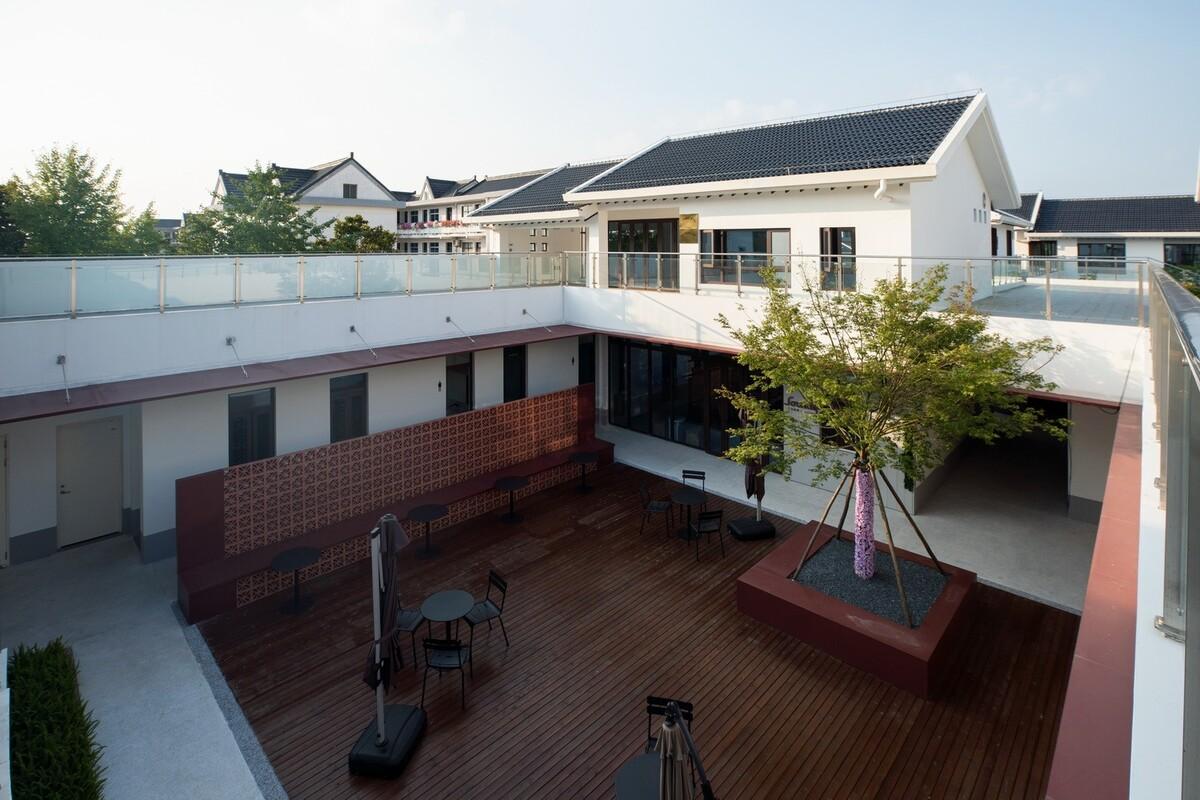 此时此地：建在花卉园里的小房子—港沿花卉交流中心 / 创霖-泽柏