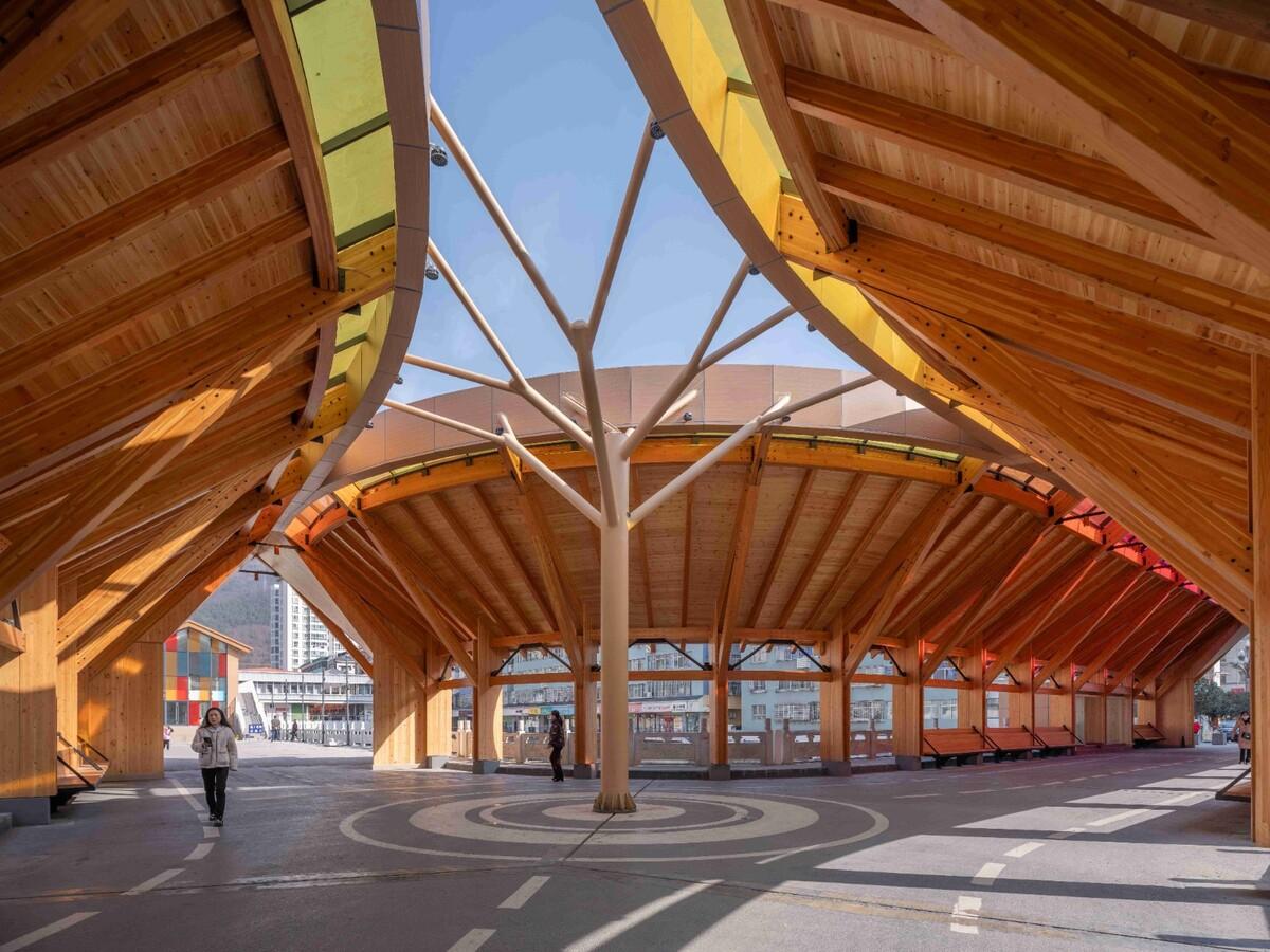 康县新人字桥及周边商业街更新设计 / 三文建筑 何崴工作室