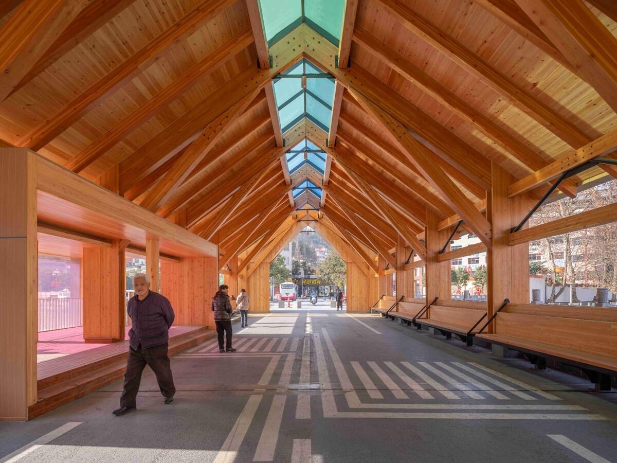 康县新人字桥及周边商业街更新设计 / 三文建筑 何崴工作室