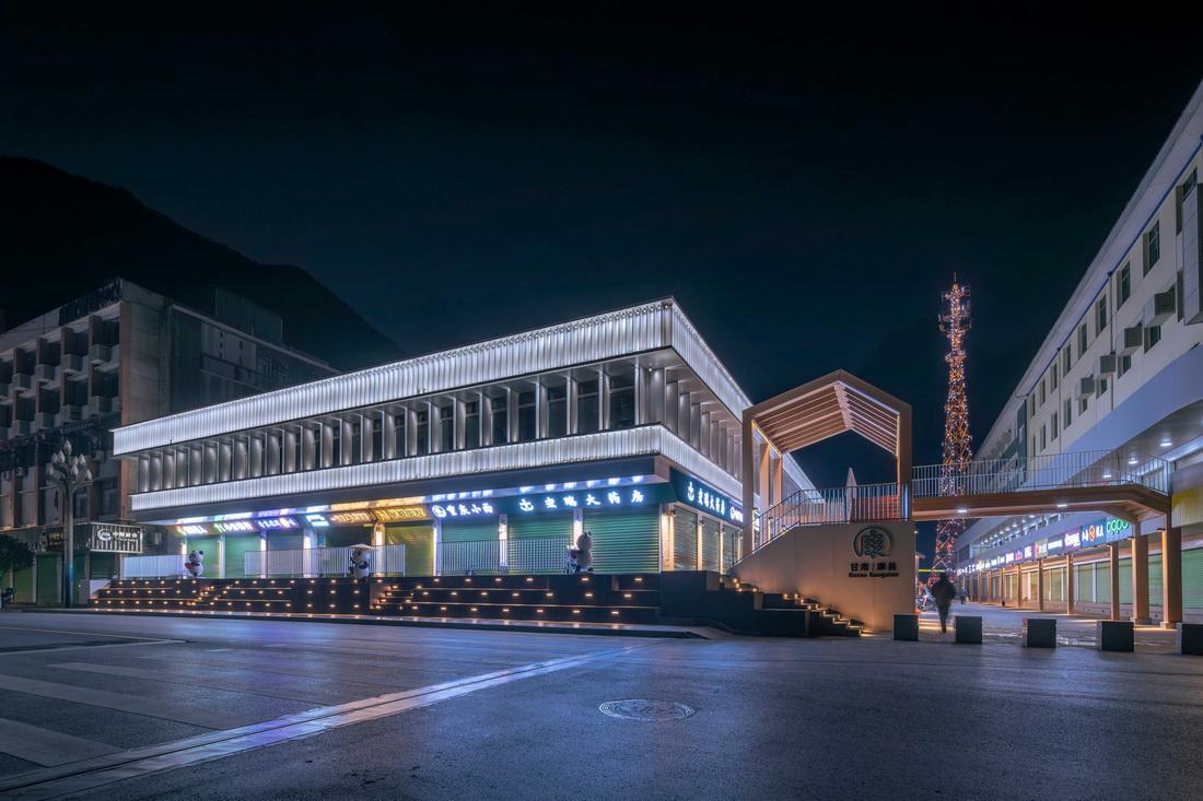 康县新人字桥及周边商业街更新设计 / 三文建筑 何崴工作室