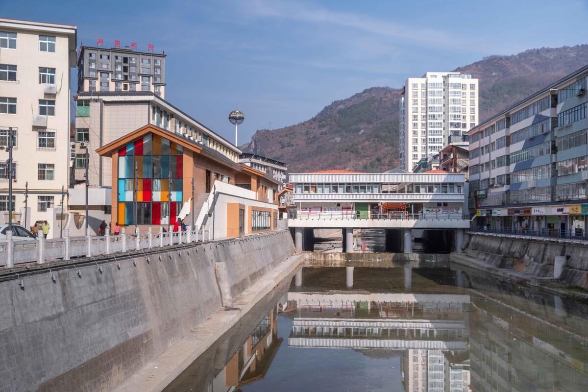 康县新人字桥及周边商业街更新设计 / 三文建筑 何崴工作室