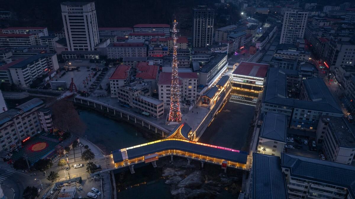 康县新人字桥及周边商业街更新设计 / 三文建筑 何崴工作室